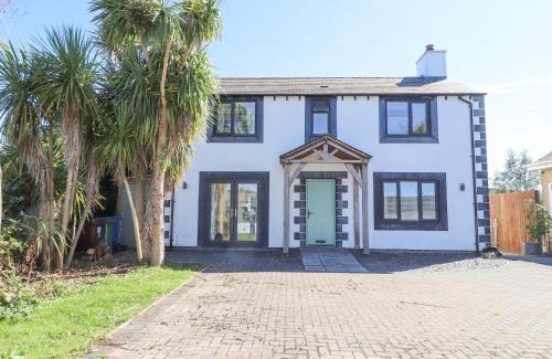Llanbedrog House | The White House