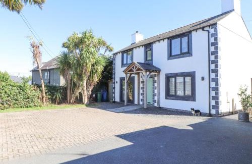 Llanbedrog House | The White House