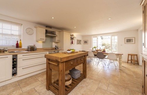 West Lulworth Apartment | The White House -Bright and spacious property located in an AONB