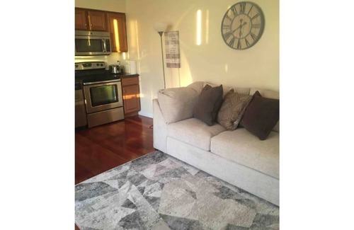 Niskayuna Apartment | The White House is just right for you