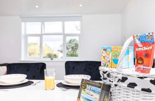 Bournemouth Apartment | The White House - Lux Southbourne beach 3 bed stay