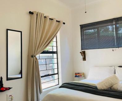 Hartbeespoort Apartment | The White House