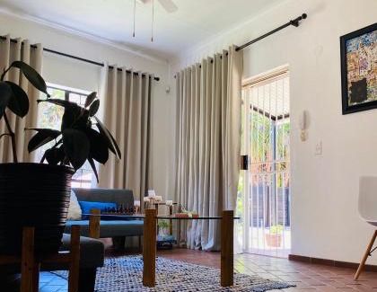 Hartbeespoort Apartment | The White House