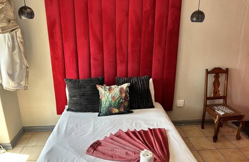 Phalaborwa House | The White House