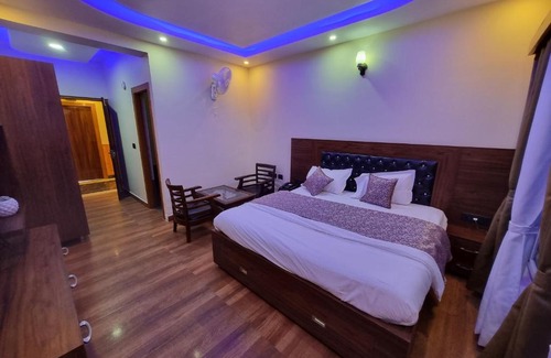 Satbunga Hotel | The White mountaina