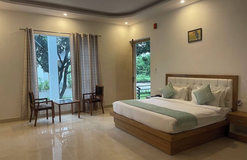 Bail Parao Resort | THE WHITE OAK CORBETT SPA & RESORT