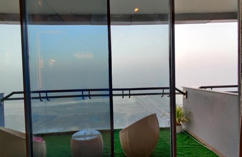 Noida Apartment | The White Rock- a luxury apartment