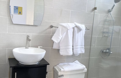 Guayacanes Bed & Breakfast | The White Rock Hotel BB