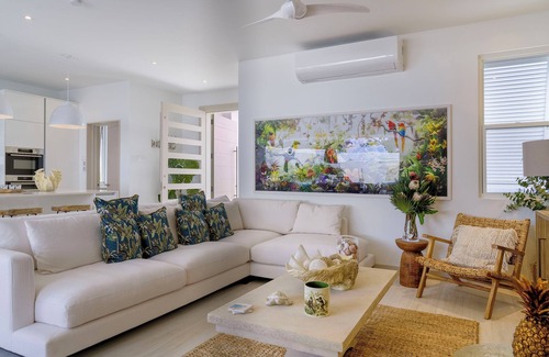 Mount Standfast Villa | The Whitehouse on Mango Drive, a stylish luxury 4 bedroom villa in Porters Place