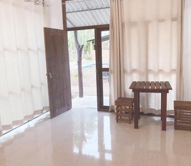 Udawalawa Hotel | The Whitewood Hotel