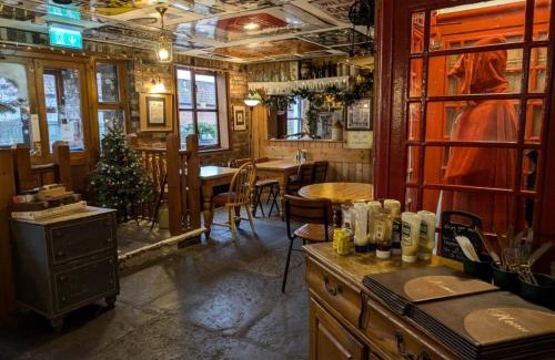 Glastonbury Bed & Breakfast | The Whod A Thought It