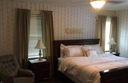 Tyrone House | The Whole Place! -- Serene Sinking Valley Retreat