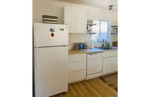 Mariposa House | The Wild Turkey Lookout is a beautiful home in Mariposa and close to Yosemite!