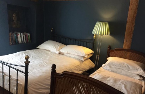 Lechlade House | The Wilde