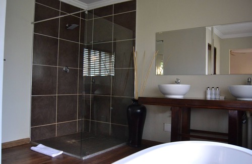 Ekurhuleni House | The Willow Inn