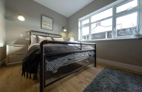 Bradley Stoke Apartment | The Willow - Studio A