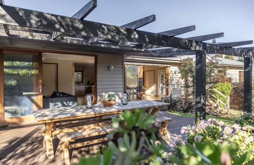 Ocean Grove House | The Willows Coastal Retreat in Old Ocean Grove