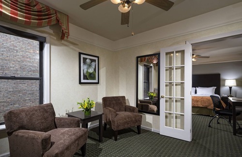 Lake View East Hotel | The Willows Hotel