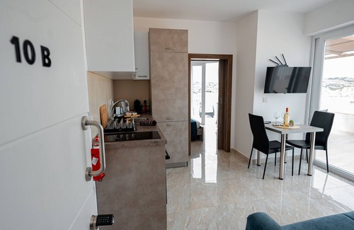 Victoria Apartment | The Willows Luxury Penthouse