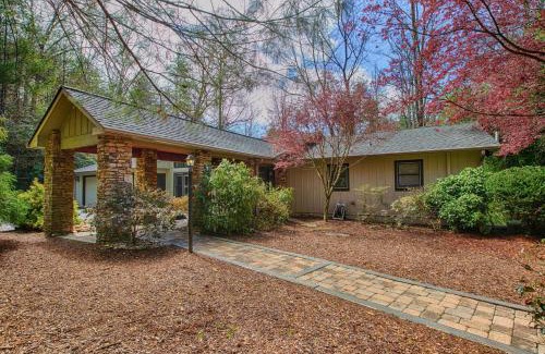 Hendersonville House | The Willows Retreat