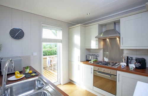Cheddar Cabin | The Willows, Strawberryfield Park - a lodge that sleeps 4 guests in 2 bedrooms