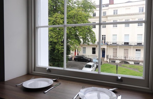 Leamington Spa Apartment | The Windsor Club