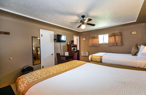 Dickeyville Hotel | The Wisconsin Wood Inn