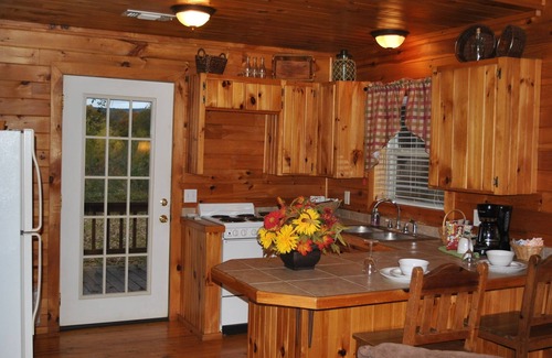 Octavia Cabin | The Wolf Cabin at Cedar Valley is your destination to get away from it all.