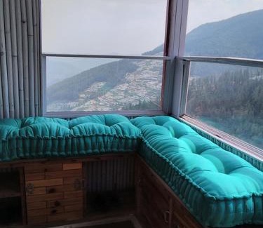 Kumharsain Hotel | THE WONDERLAND COTTAGES & Cafe