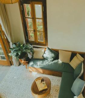 Hoa Lu Hotel | The Wooden Gate