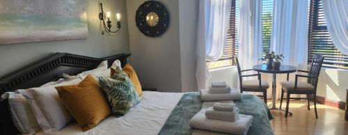 Kleinmond Bed & Breakfast | The Wooden Leg Guesthouse