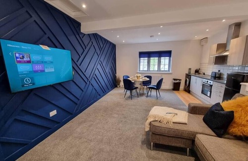Margam Apartment | The Woodfield - stylish 2 bed apt in Morriston