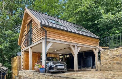 Wadsworth Apartment | The Woodland Loft