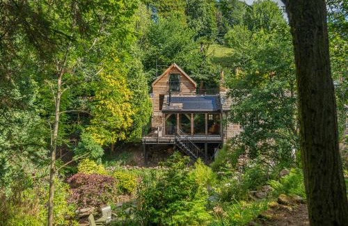 Wadsworth Apartment | The Woodland Loft