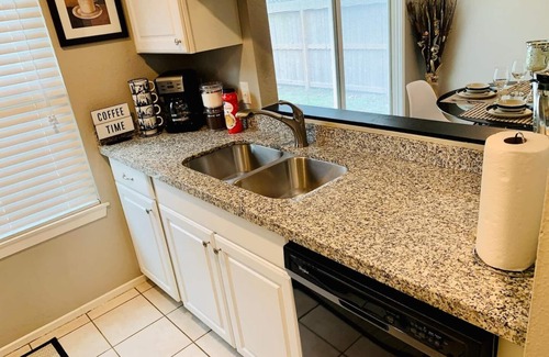 Panther Creek House | The Woodlands House 3 Bed, 2 Baths, FREE Parking Garage, Baby Crib, Kitchen