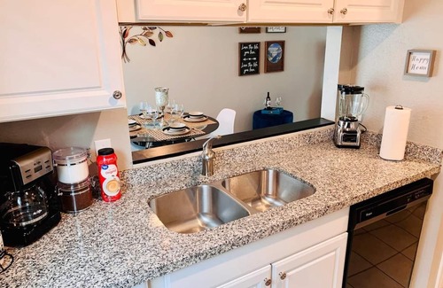 Panther Creek House | The Woodlands House 3 Bed, 2 Baths, FREE Parking Garage, Baby Crib, Kitchen