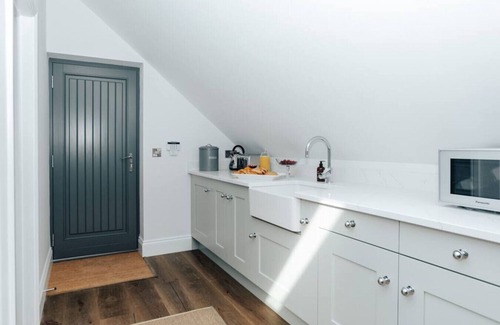 Henley House | The Woodpecker - 1 Bedroom Annexe