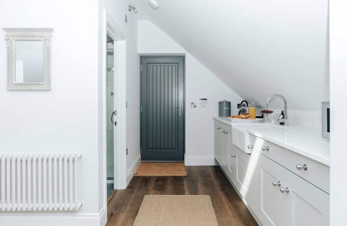Henley House | The Woodpecker - 1 Bedroom Annexe