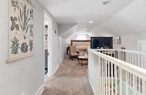 Glencliff House | The Woods Cozy 3BR Cottage Near Downtown