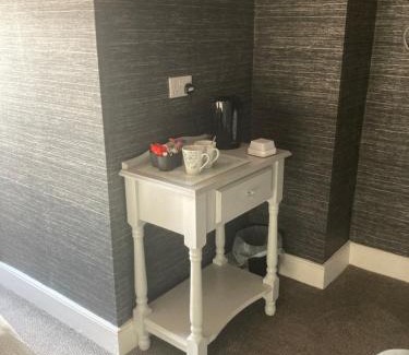 West Cliff House | The Woodszz guest house
