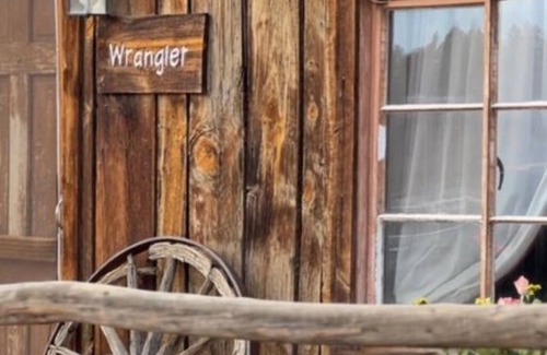 Lake George Cabin | The Wrangler Cabin - Dogs allowed
