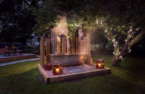 Saint Columb Major Apartment | The Wriggly Tin and Baa Spa at Tregoose Old Mill