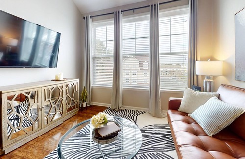 Norfolk Apartment | The Wyatt, an H4N Fully Furnished Apartment