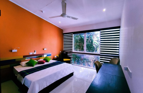 Seeduwa - Katunayake Hotel | The Yacht Near CMB-Bandaranaike Intl.