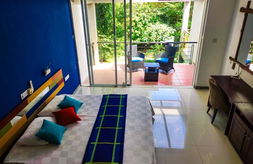 Seeduwa - Katunayake Hotel | The Yacht Near CMB-Bandaranaike Intl.