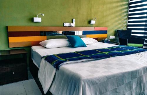Seeduwa - Katunayake House | The Yacht Riverside Villa Near Colombo International Airport