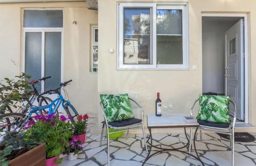Heraklion Apartment | The yard
