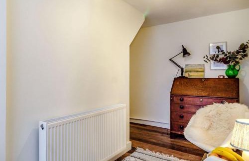 Framlingham House | The Yellow Cottage On The Hill