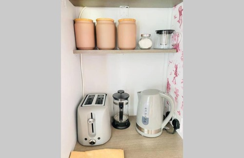 Whitstable Apartment | The Yellow Door Whitstable - Peaceful retreat close to beach