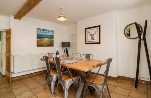 Dawlish House | The Yellow House, 13 King Street